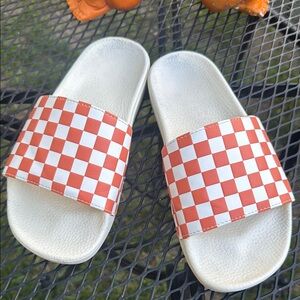 Vand Checkered Rust and White Slides